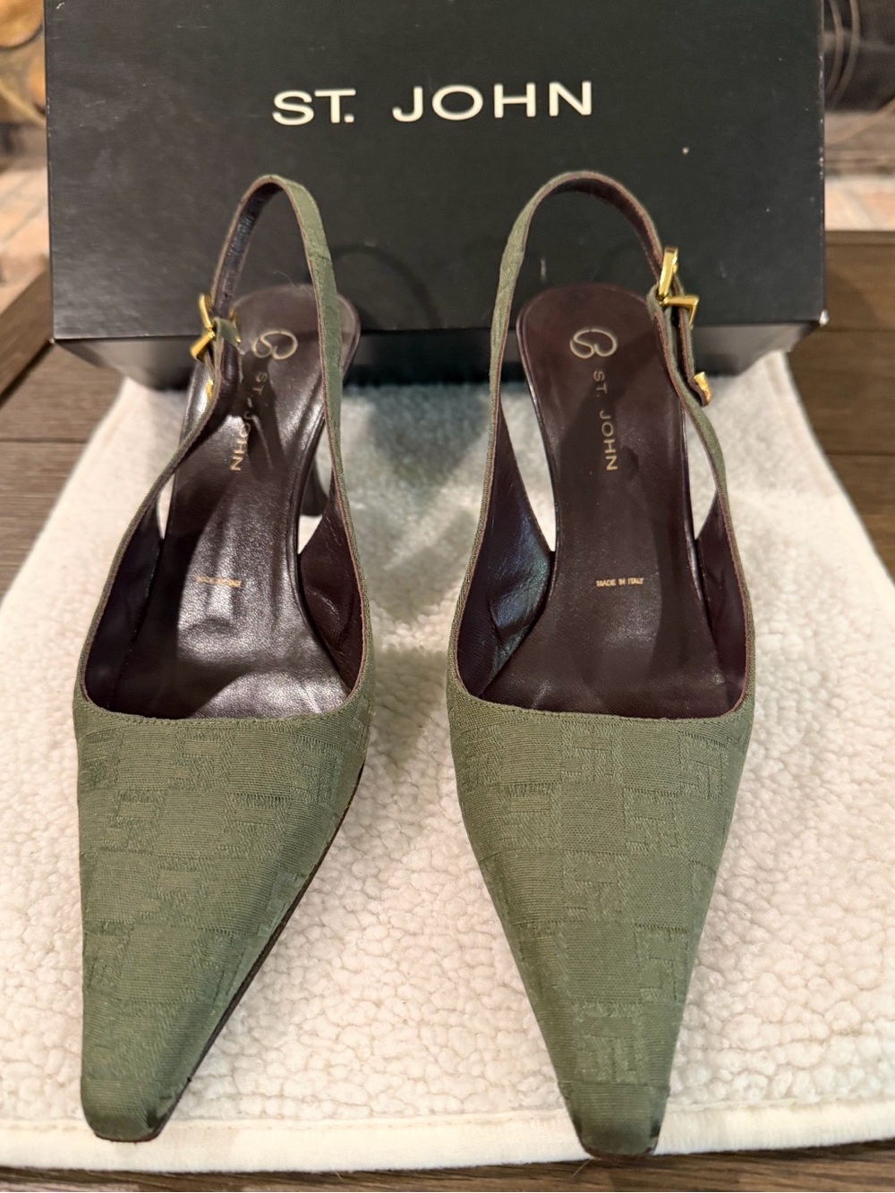 Vintage Italian St. John Olive Green Slingback Pumps.